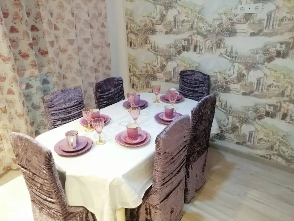 Атырау: Qazaq House (Казак Хаус) на улице Таумуша Жумагалиева