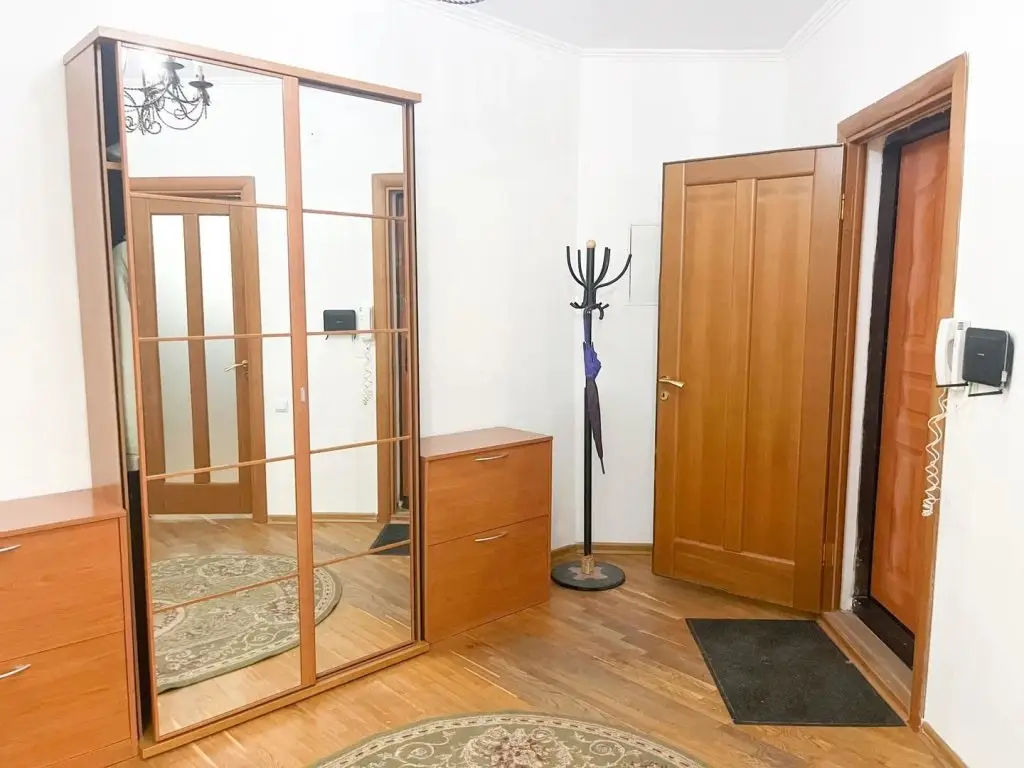 Атырау: Qazaq House (Казак Хаус) на улице Бактыгерея Кулманова
