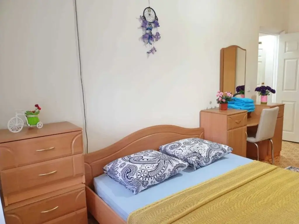 Атырау: Qazaq House (Казак Хаус) на улице Курмангазы