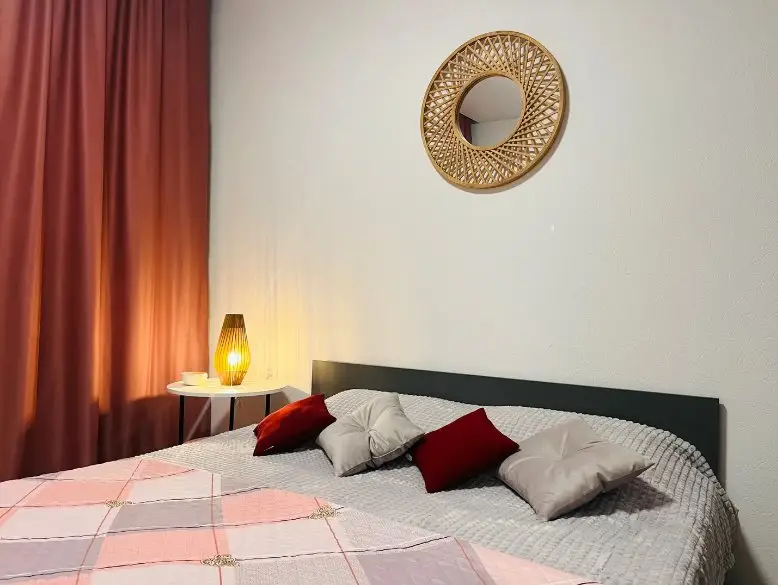 Тюмень: Romlex Apartments (Ромлекс) на улице Чаркова 91