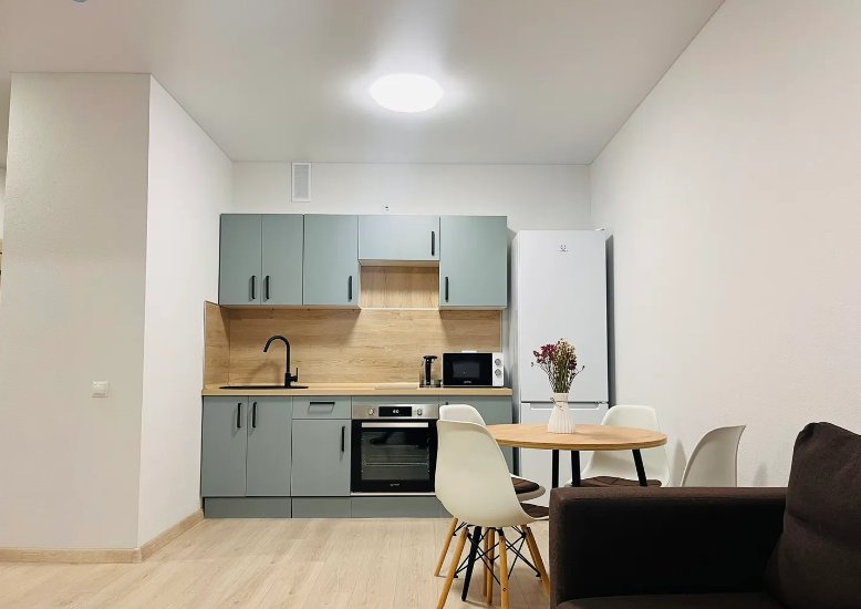Тюмень: Romlex Apartments (Ромлекс) на улице Чаркова 91