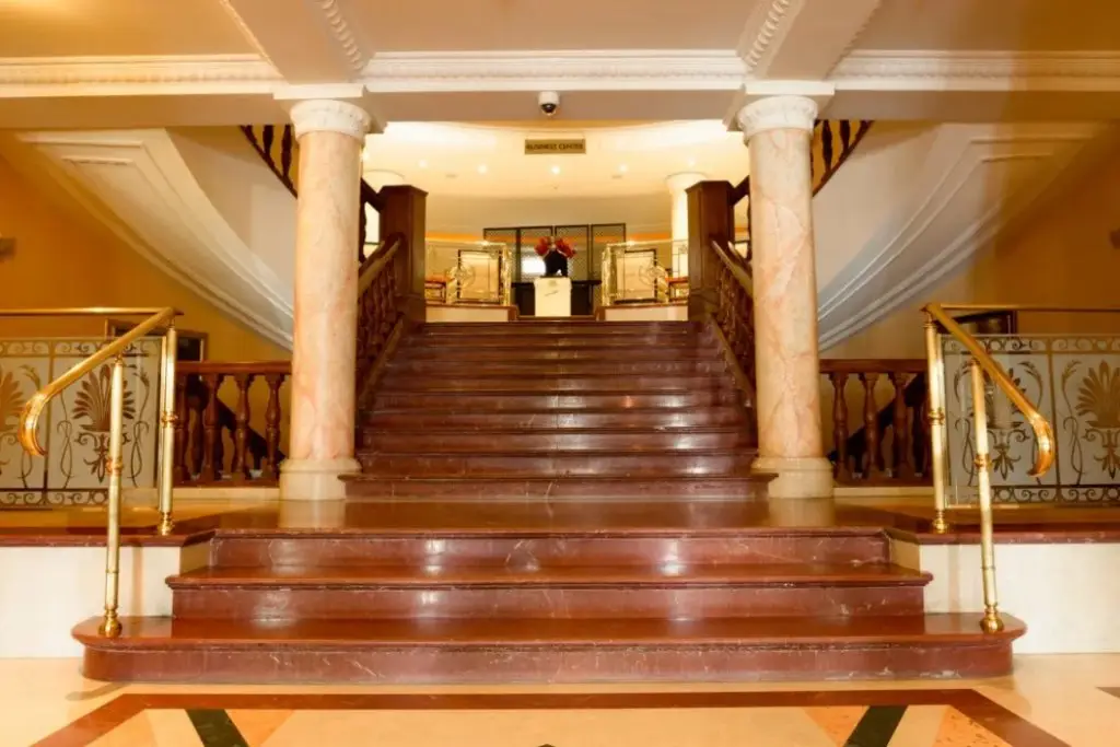 Минск: Отель Crowne Plaza TGB