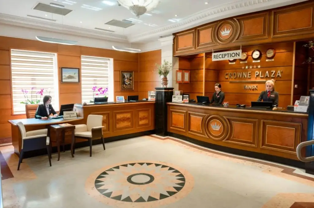Минск: Отель Crowne Plaza TGB