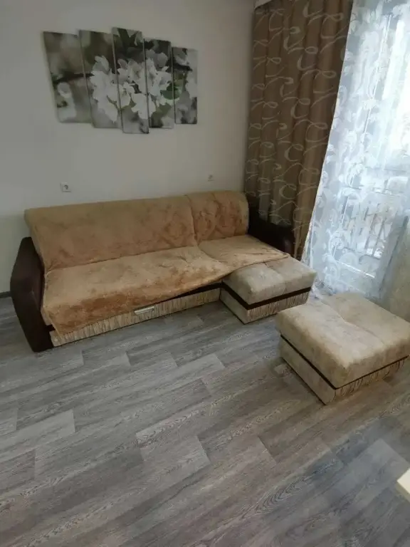 Ханты-Мансийск: Квартира на улице Самаровской 6 (95)
