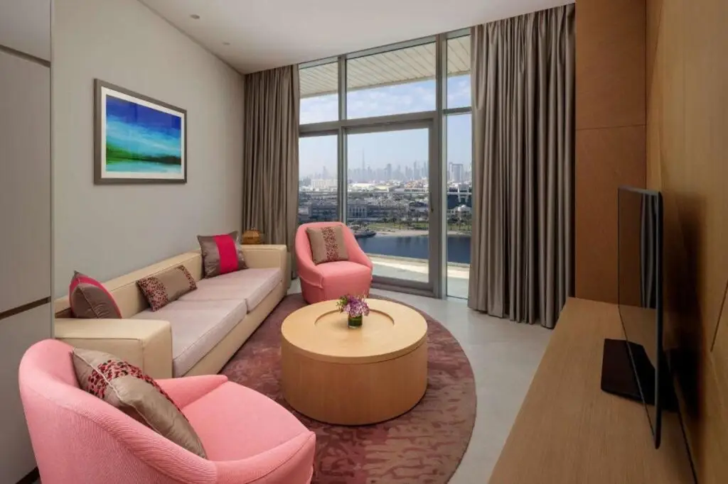 Дубай: Hilton Dubai Creek Hotel & Residences