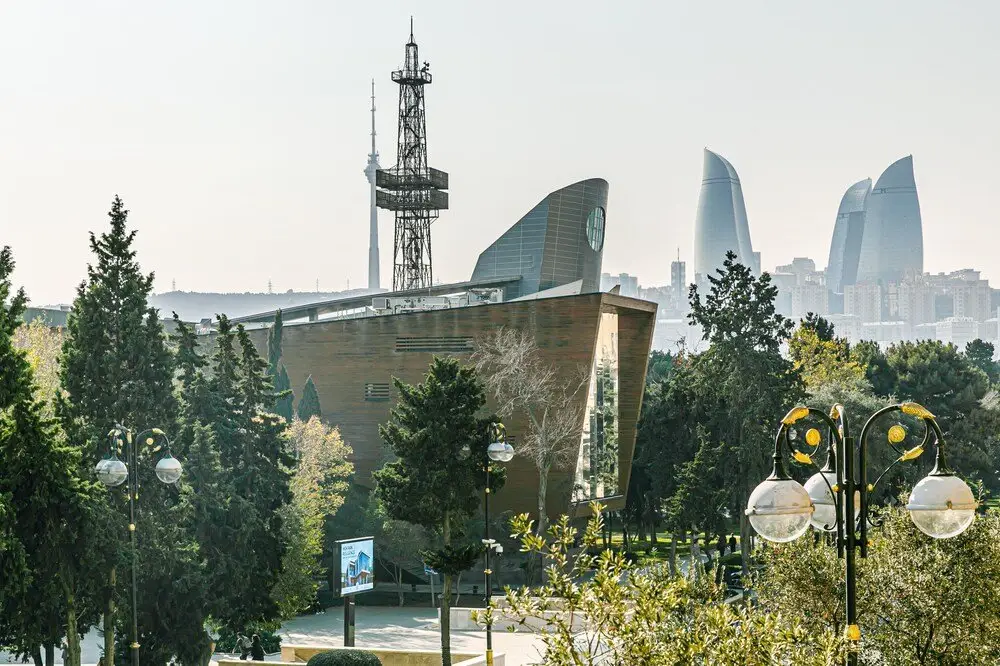 Баку: Sahil Boulevard Formula Apartment
