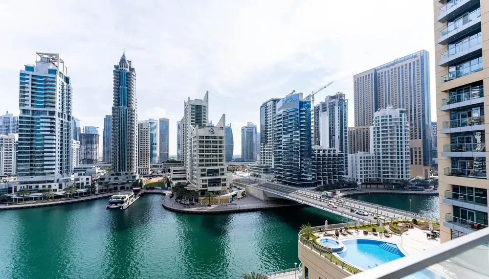 Дубай: Homesgetaway Liv Residence 2BR Apartment