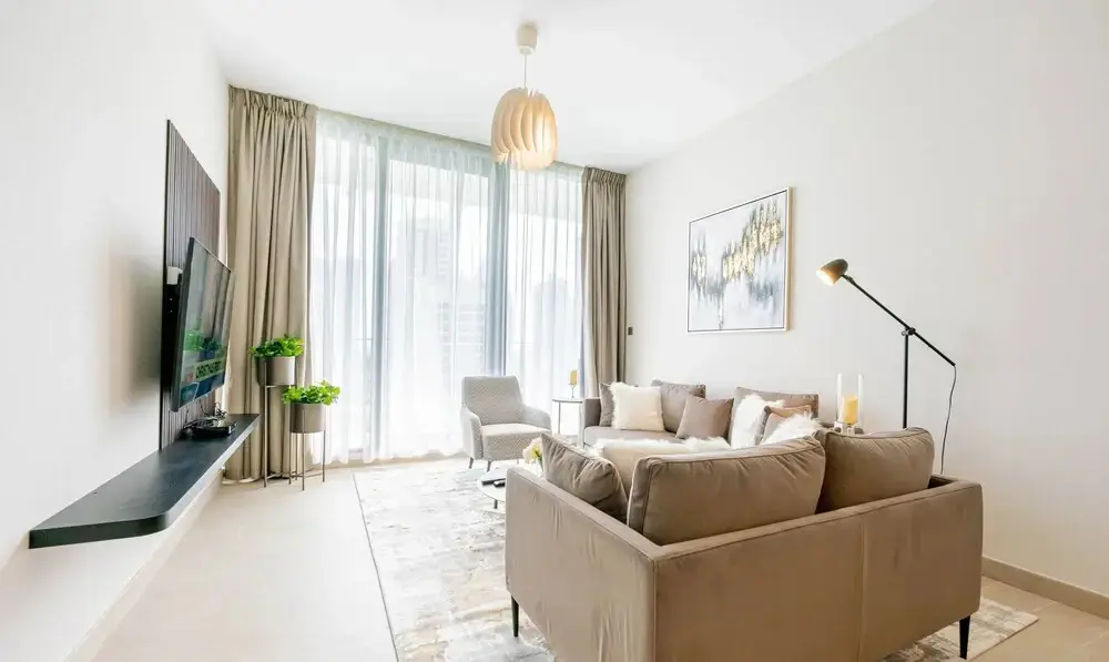 Дубай: Homesgetaway Liv Residence 2BR Apartment