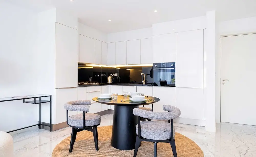Дубай: LUX  The Pad Executive Suite