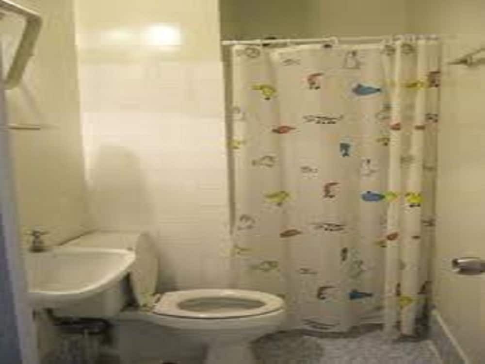 Паккрет: Room in Apartment - 2 King Beds With Taxi Meet&greet Service