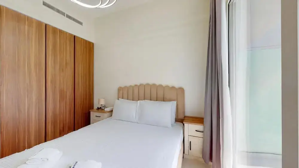 Дубай: Business Bay Reva Residences 1021 (No Front Desk)