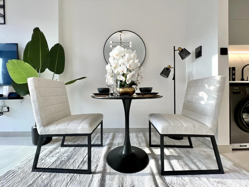 Дубай: Business Bay Binghatti Canal 1207 (No Front Desk)