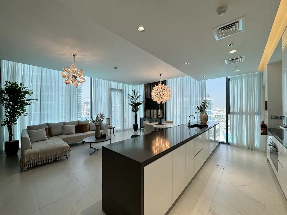 Дубай: Manzil - 2Br Apt nr Downtown w Lagoon & Burj View