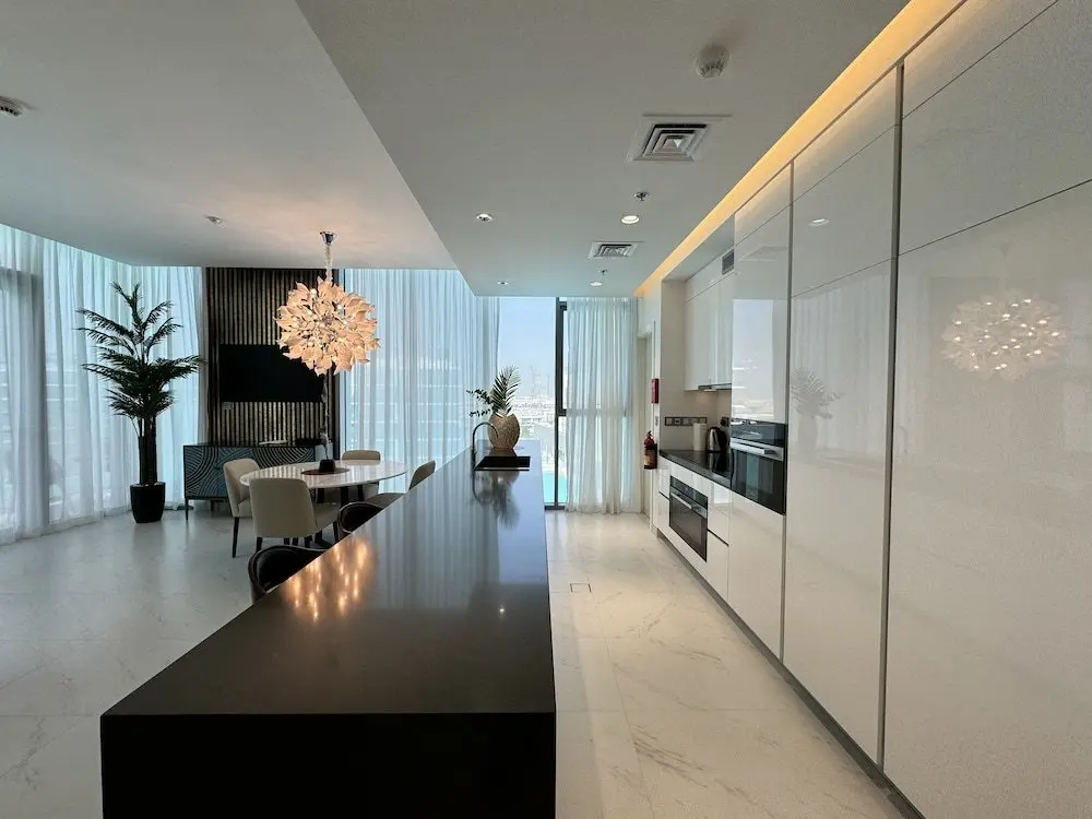 Дубай: Manzil - 2Br Apt nr Downtown w Lagoon & Burj View