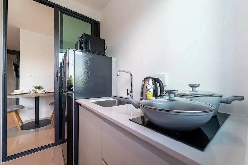 Кату: Central Hill View B901A Shopping & Relax