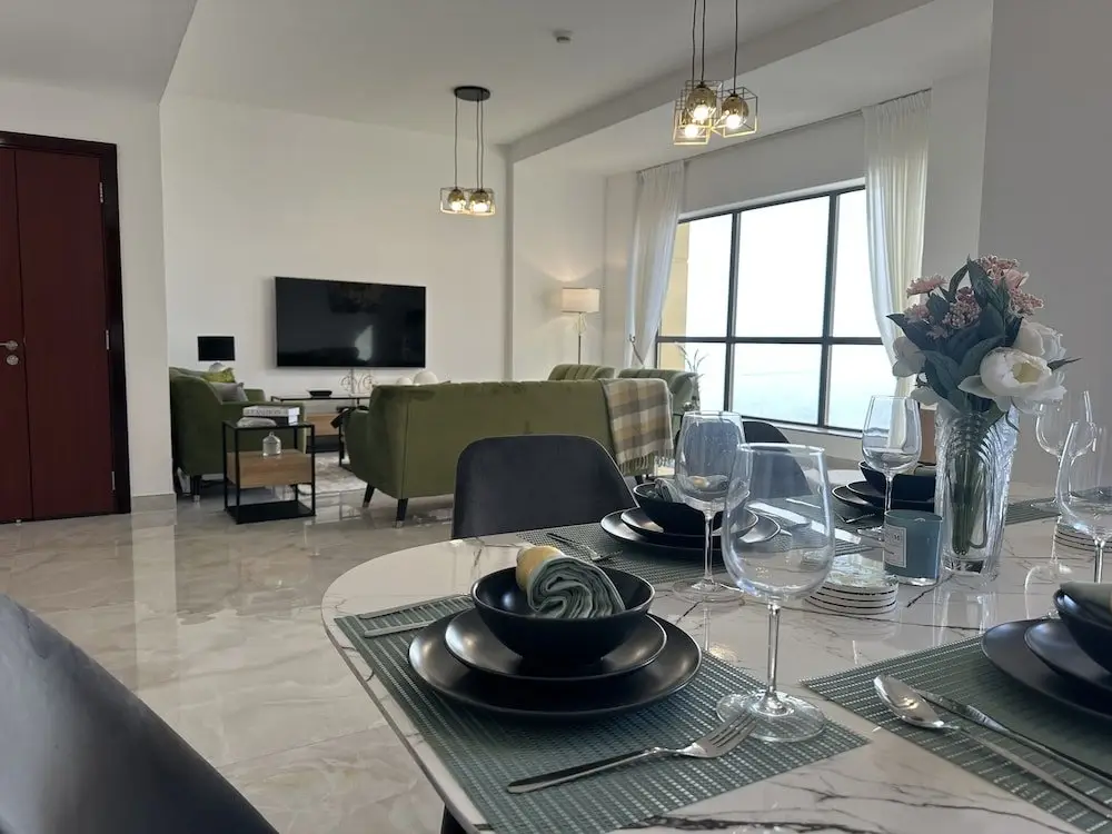 Дубай: Manzil - Modern 3BR Home in JBR, Beach Front