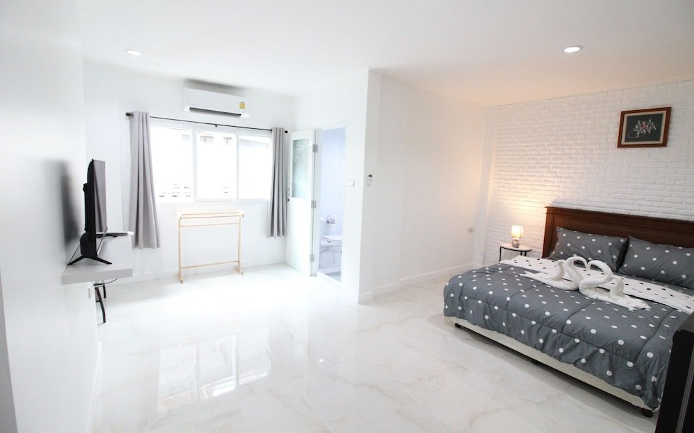 Аюттхая: Room in Guest Room - Baan Khunphiphit Homestay No3351