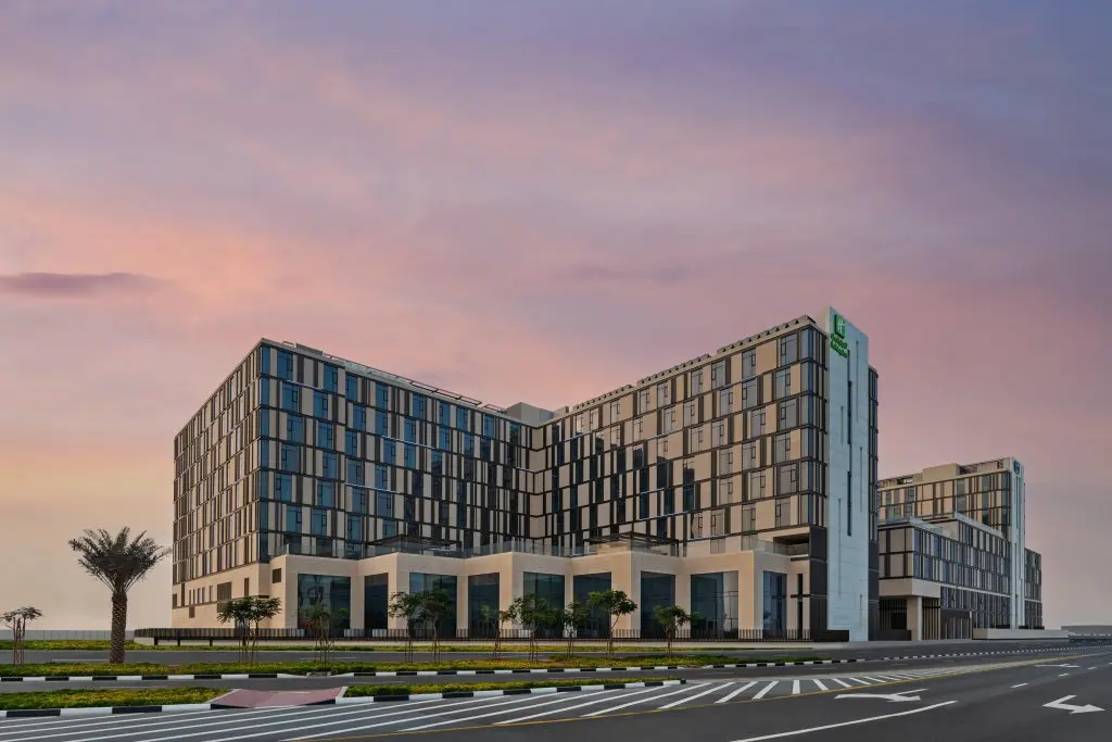 Дубай: Отель Holiday Inn Dubai Al-Maktoum Airport an IHG Hotel