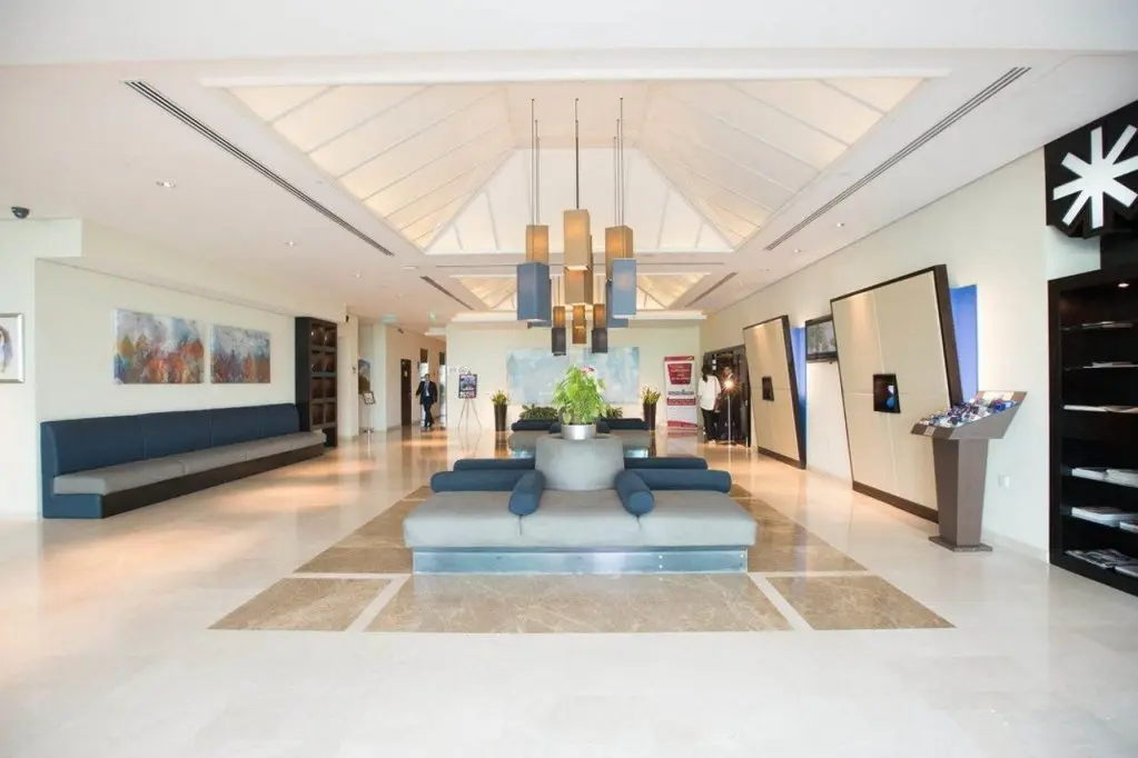 Дубай: Отель Holiday Inn Express Dubai Airport an IHG Hotel