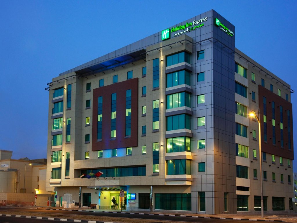 Отель Holiday Inn Express Dubai Airport an IHG Hotel — фото 1