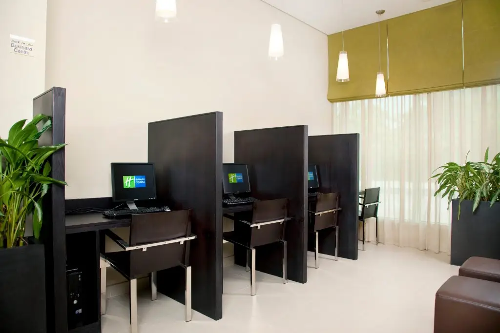 Дубай: Отель Holiday Inn Express Dubai Safa Park an IHG Hotel