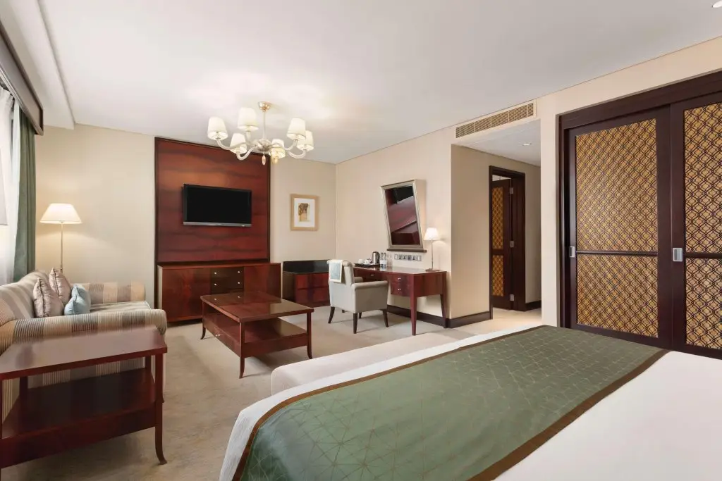 Дубай: Отель Crowne Plaza Dubai Jumeirah an IHG Hotel
