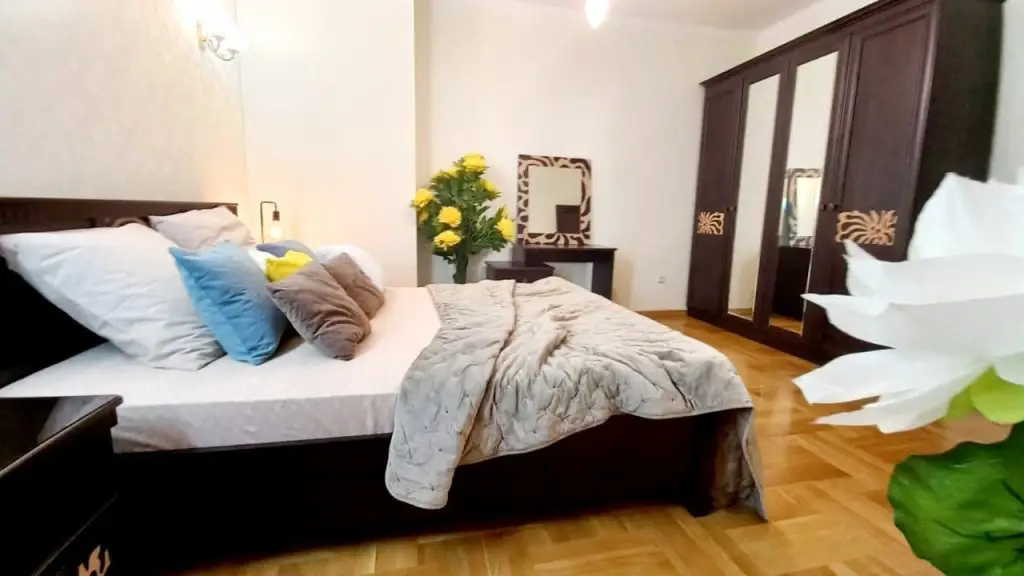 Ростов-на-Дону: Апартаменты Smile Apartments 3х Комнатные с Видом на Набережную