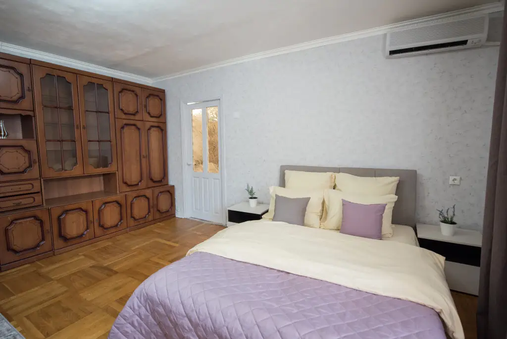 Ростов-на-Дону: Апартаменты Smile Apartments c Видом из Окна на Улицу Пушкинскую