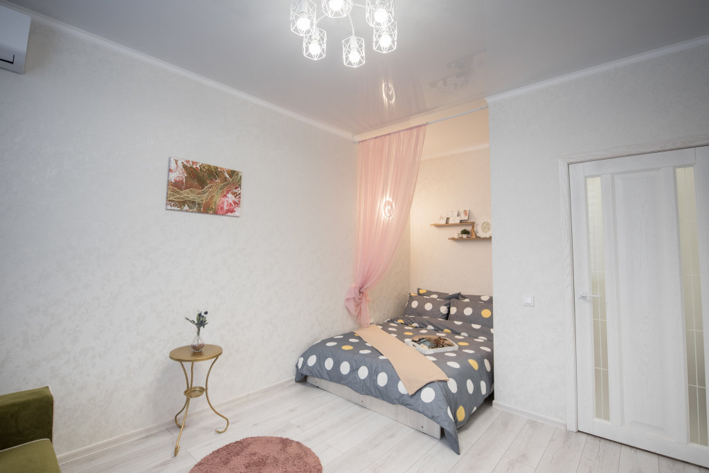 Апартаменты Smile Apartments с Балконом в Новом Доме — фото 1