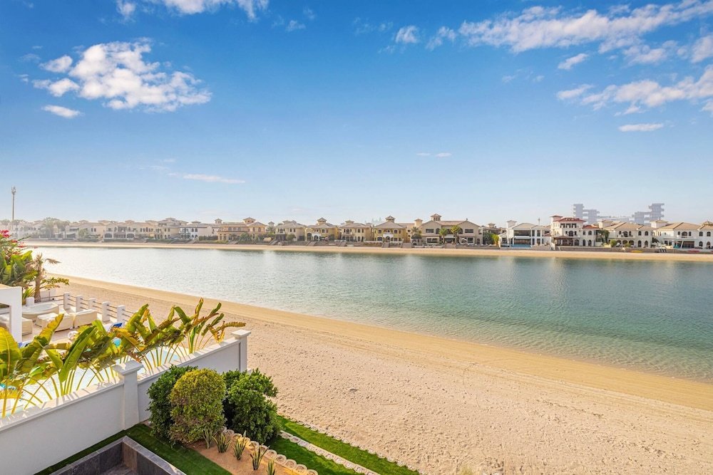 Дубай: Villa Sezavi Frond B, Palm Jumeirah