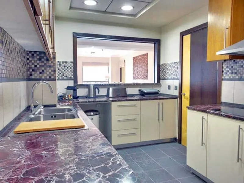 Дубай: WMK Holiday Homes - 3 Bedroom JBR Murjan 3 Apartment