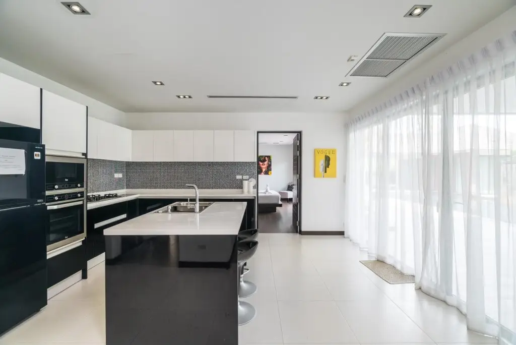 Diamond 273 - Modern 4 bedroom private pool in Bangtao — фото 1
