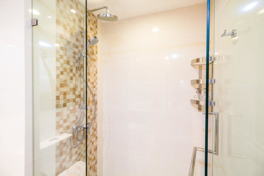 Муанг: The Title F101A - Direct pool access 2 bedroom apartment