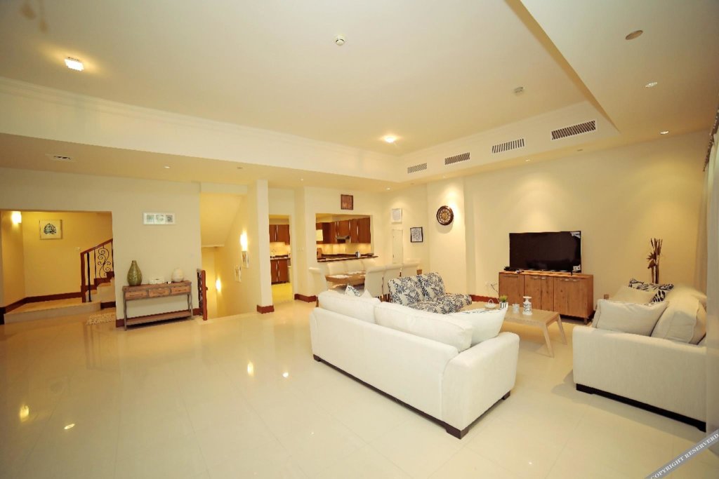 Дубай: Four Bedroom Townhouse Golden Mile 5 Palm Jumeirah