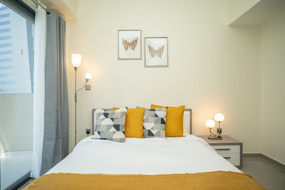 Дубай: Luton Vacation Homes - Merano Tower