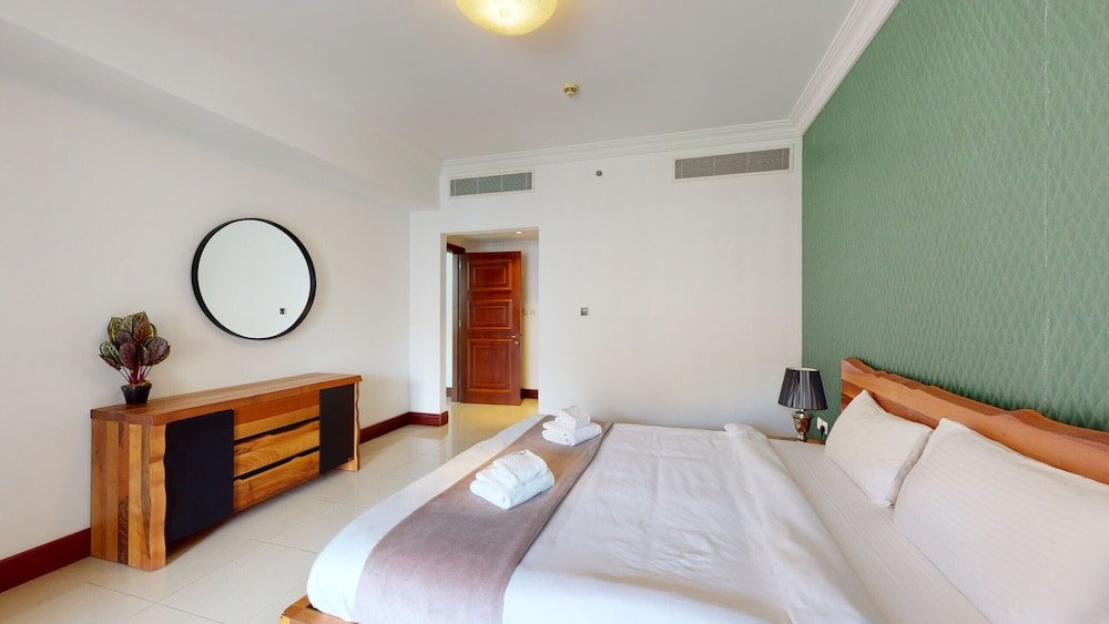 Дубай: Palm Jumeirah- Golden Mile 9 9601