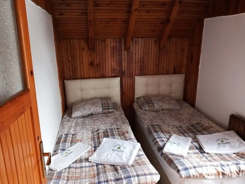 Милас: Karaova Camping Bungalov