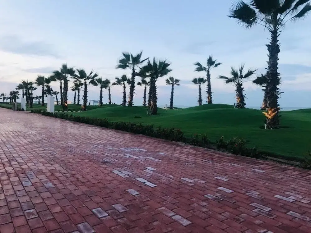 Порт-Саид: Beachfront Chalet in Porto Said With Pool Garde