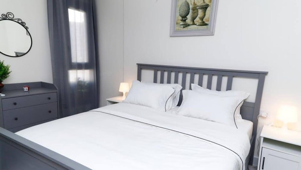 Порт-Саид: Beachfront Chalet in Porto Said With Garde