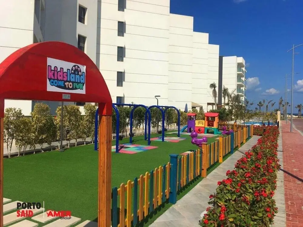 Порт-Саид: Beachfront Chalet in Porto Said With Poo Garden