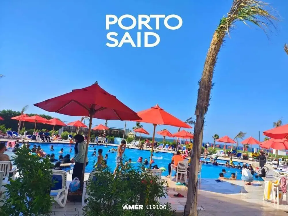 Порт-Саид: Beachfront Chalet in Porto Said With Poo