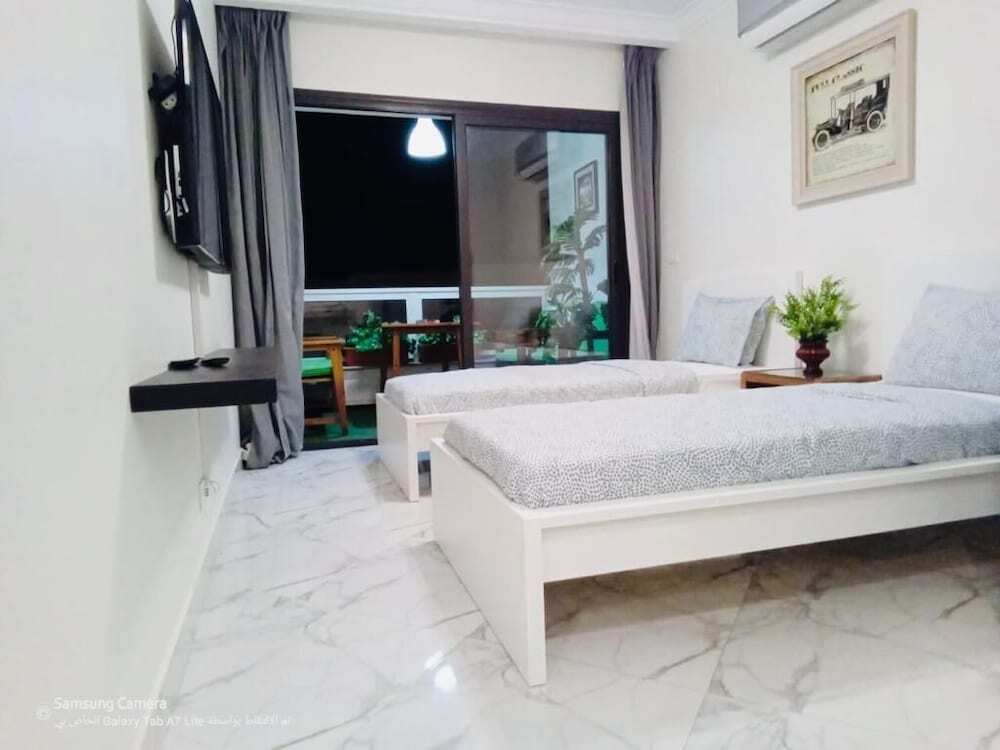 Порт-Саид: Beachfront Chalet in Porto Said With Pool