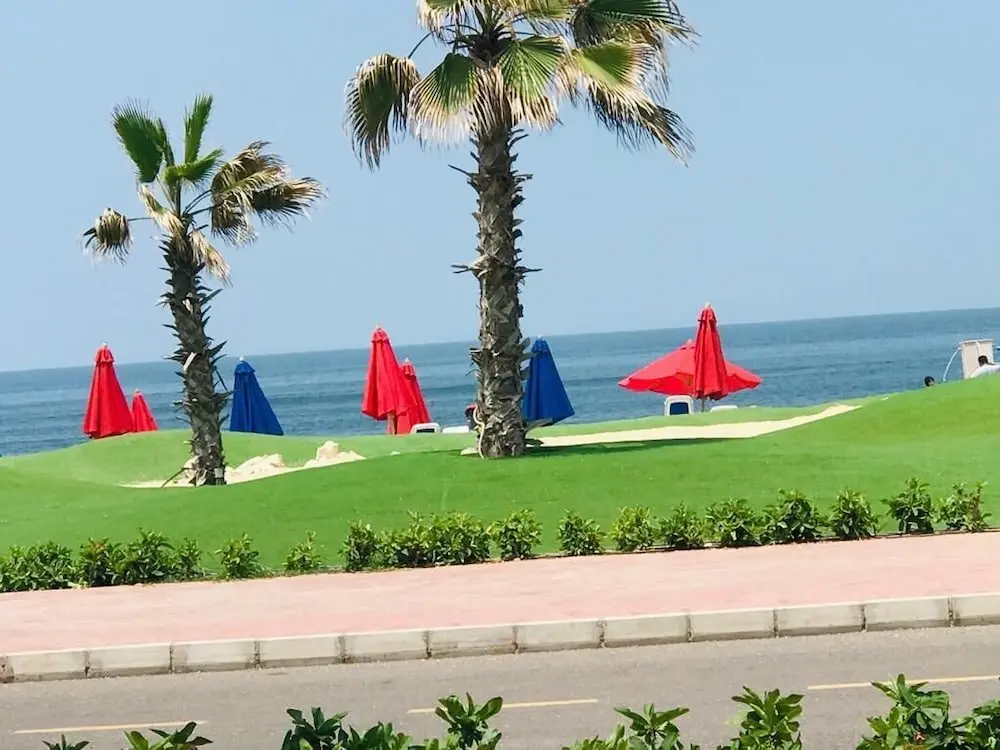 Порт-Саид: Beachfront Chalet in Porto Said With Pool &