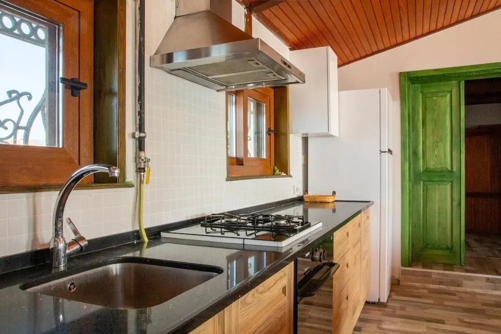 Урла: Flat w Fireplace Terrace 3 min to Beach in Urla
