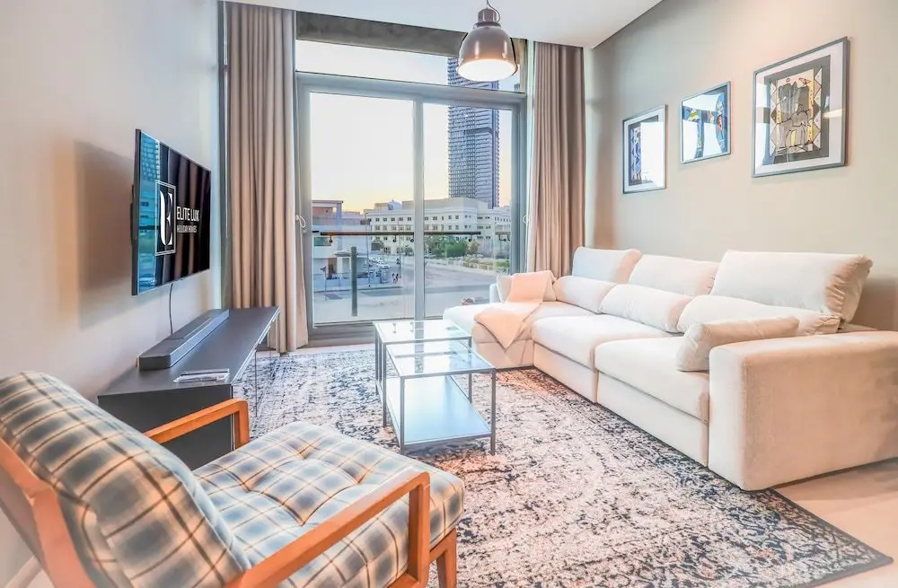 Elite LUX Holiday Homes - Luxurious 1BR Suite in Signature Livings JVC - Dubai — фото 1