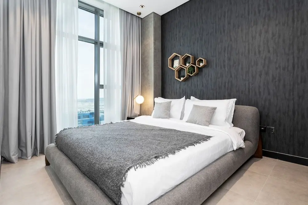Дубай: Waves - Serene Waterfront Elegance: 2BR Haven in Business Bay
