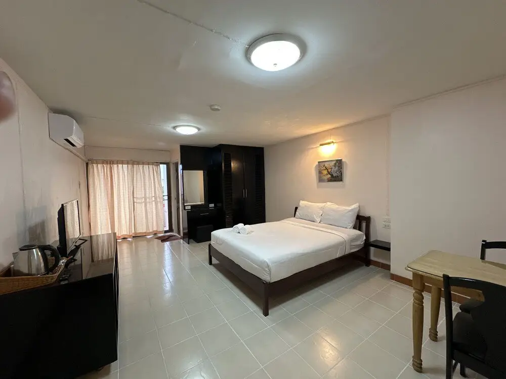 Бангкок: Hotel Grand Mandarin Latphrao 130