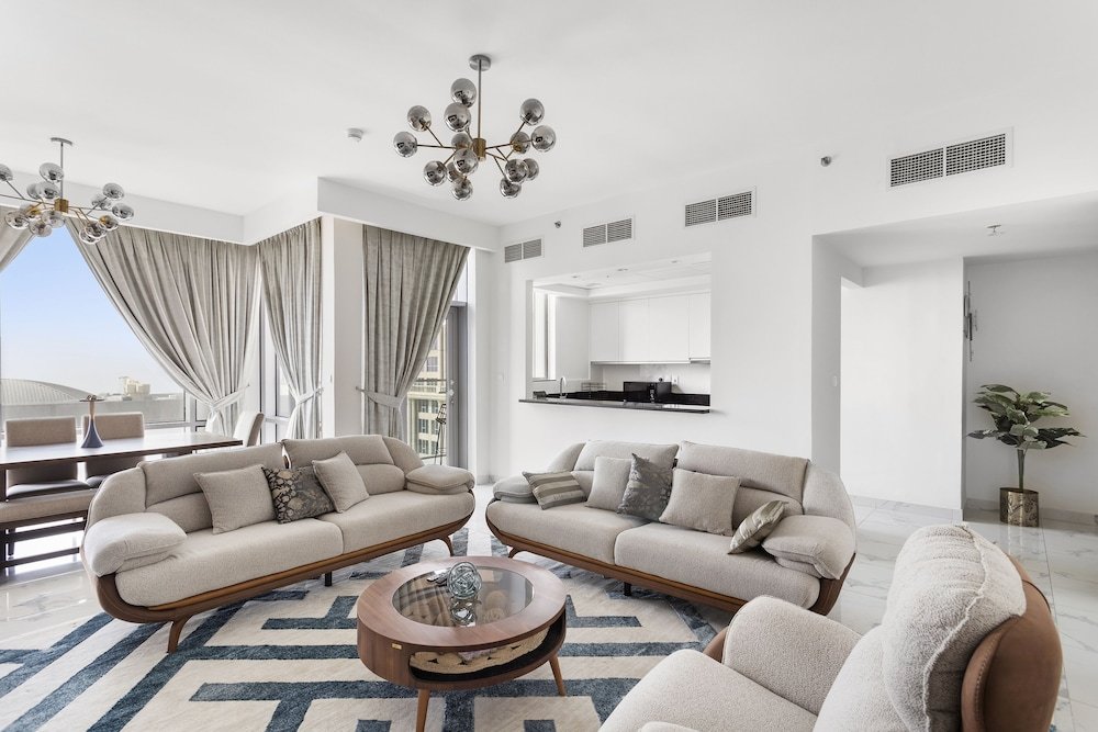 WelHome - Stunning 3BR Apartment with Balcony and Canal View — фото 1