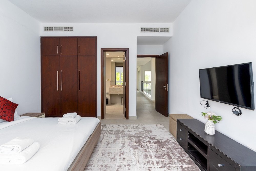 Рас-эль-Хайма: Luxury 5B Villa Private Garden in Ras Al Khaimah