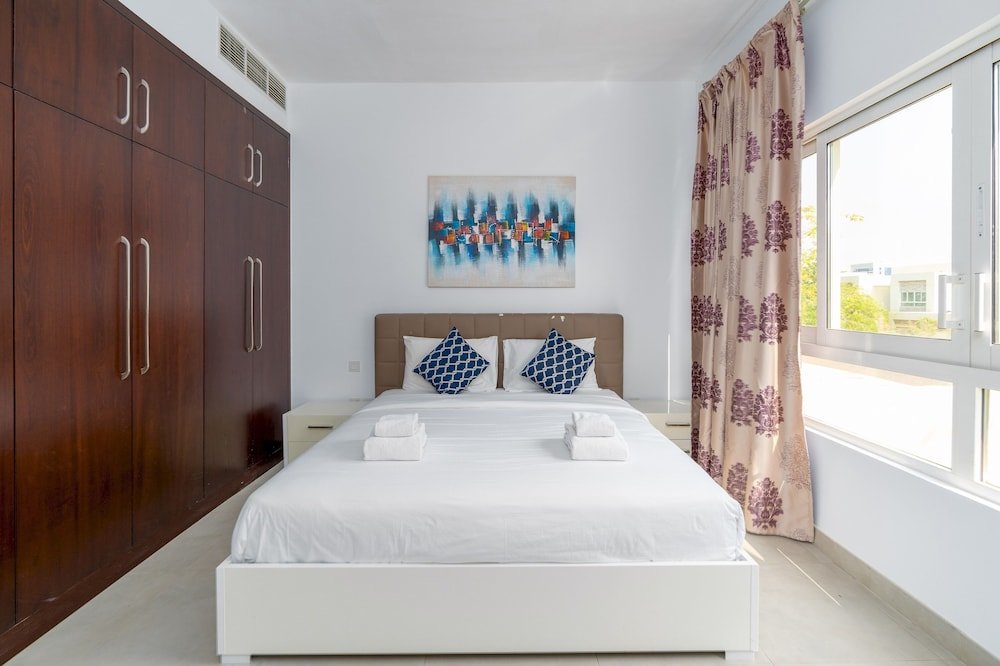 Рас-эль-Хайма: Luxury 5B Villa Private Garden in Ras Al Khaimah